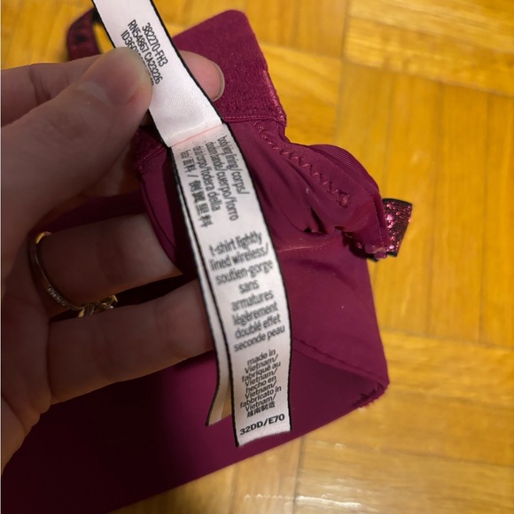 Brand New! Victoria’s Secret T-Shirt Bra - Picture 7 of 8